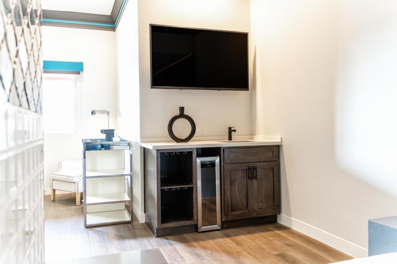 Aspire Inn Studios & Spas Bellflower Exteriör bild