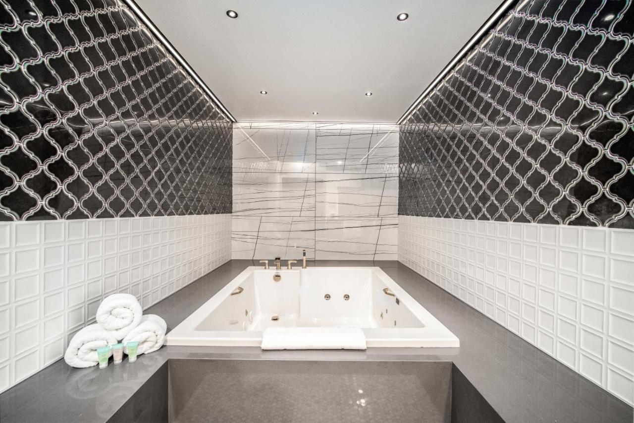 Aspire Inn Studios & Spas Bellflower Exteriör bild