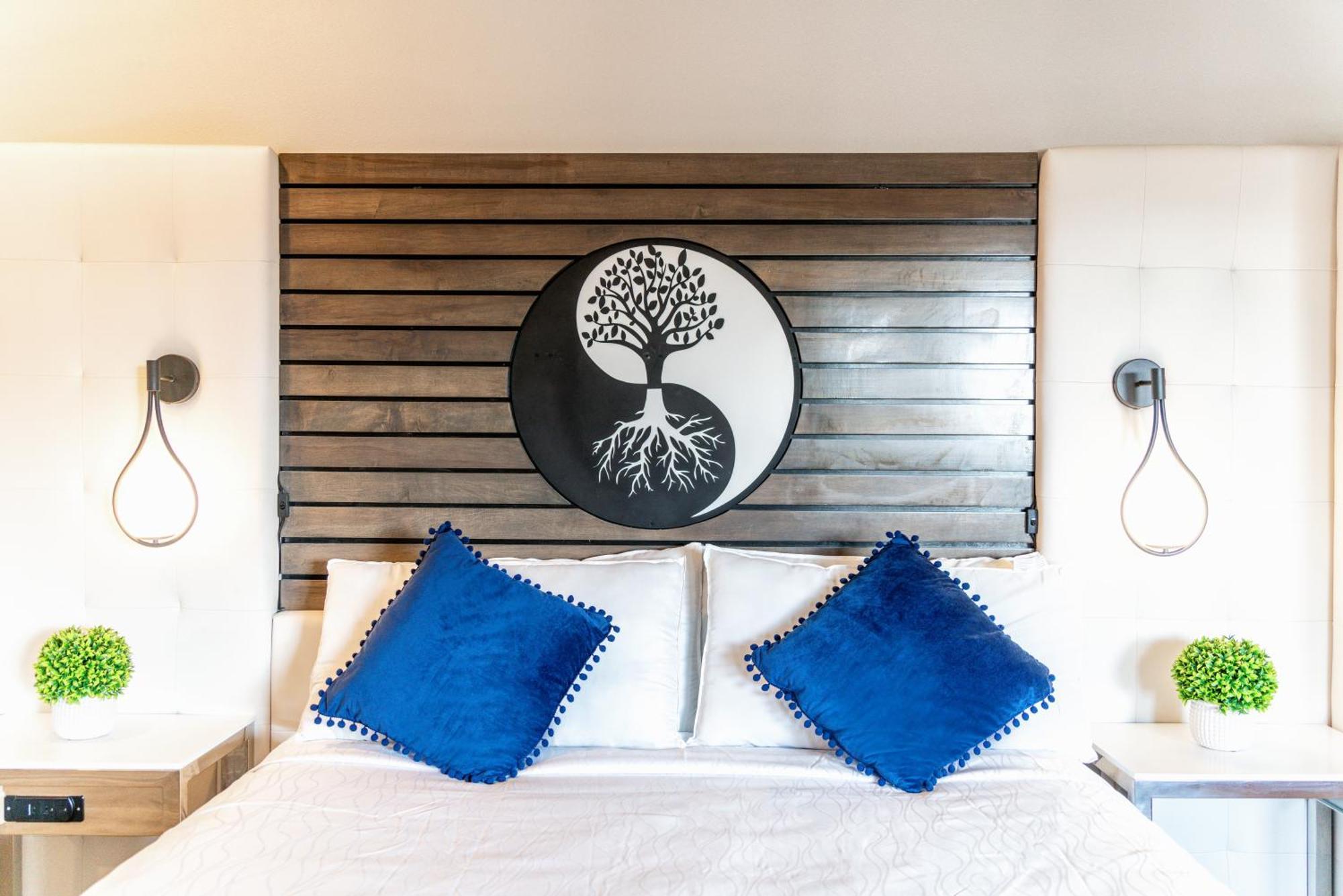 Aspire Inn Studios & Spas Bellflower Exteriör bild
